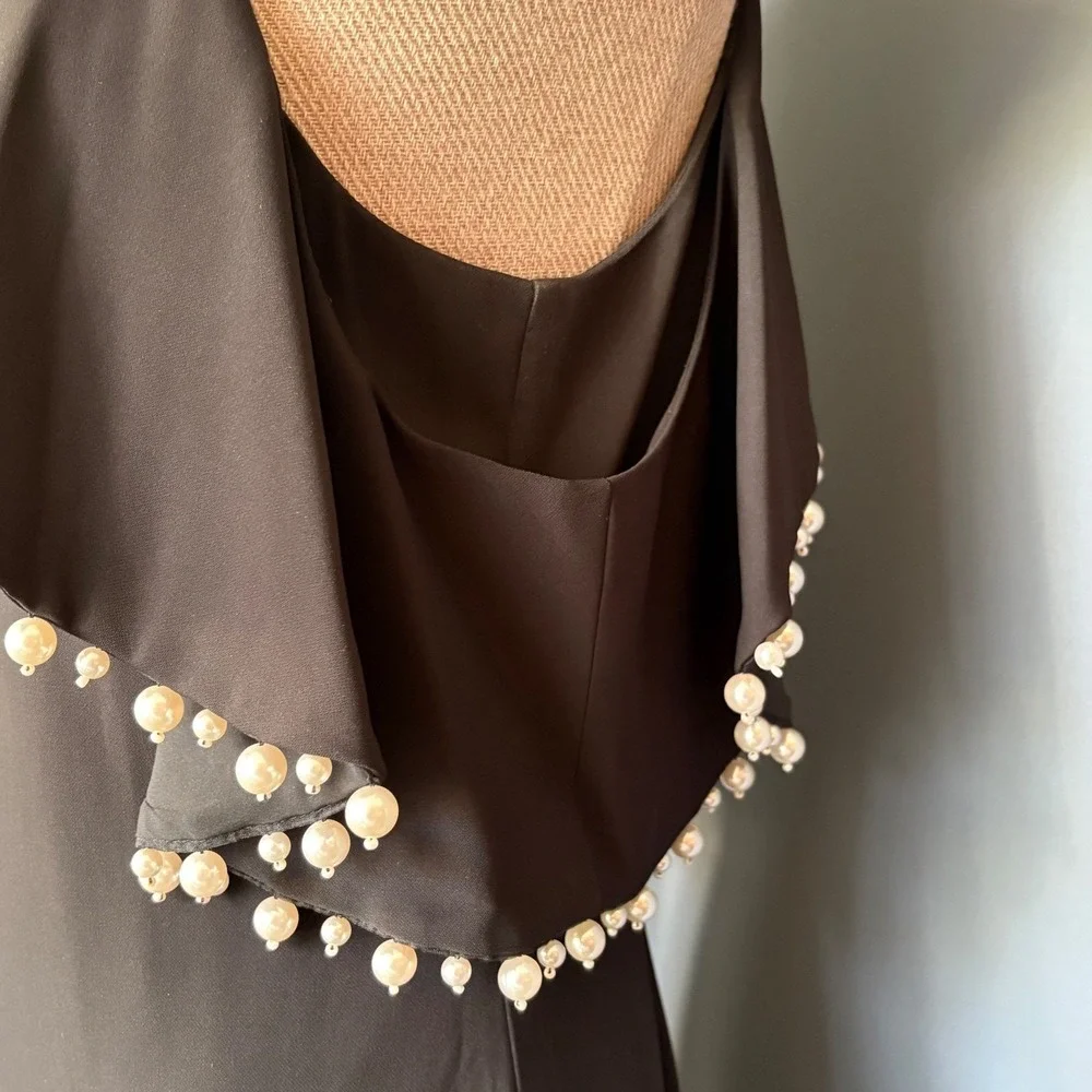 Badgley Mischka Black Label Gown |‎ Size 8 | Ruffle Pearl Halter Formal Dress